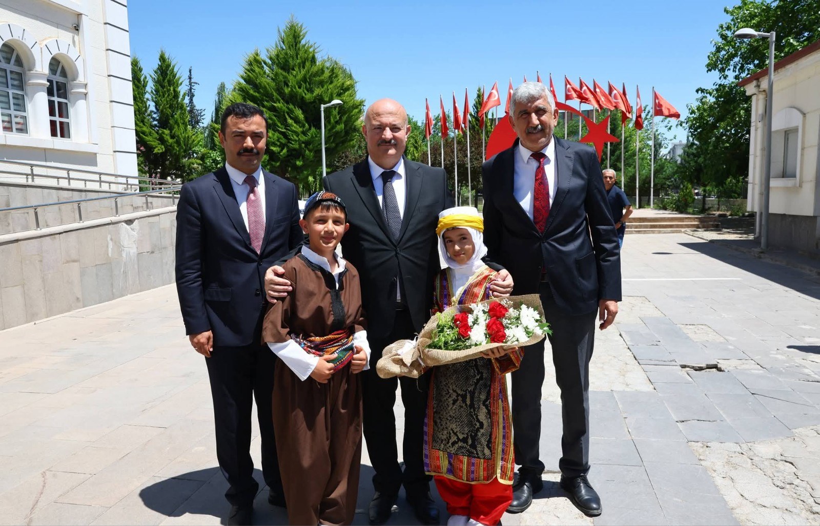 Vali Küçük, Kahta'da Kamu Yatırımlarını Değerlendirdi