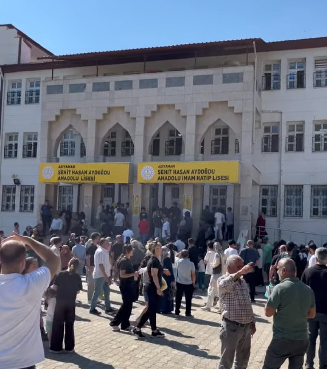 Adıyaman'da LGS Sınavı Heyecanı Başladı
