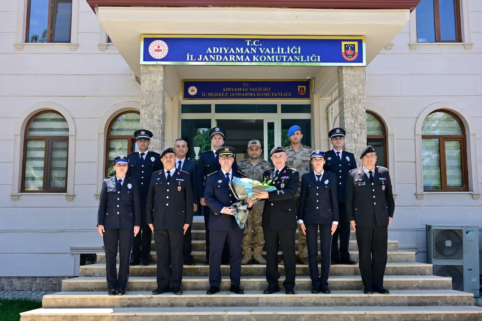 Adıyaman'da Jandarma Komutanlığı ve Emniyet Müdürlüğü Karşılıklı Tebrik Ziyaretleri Gerçekleştirdi