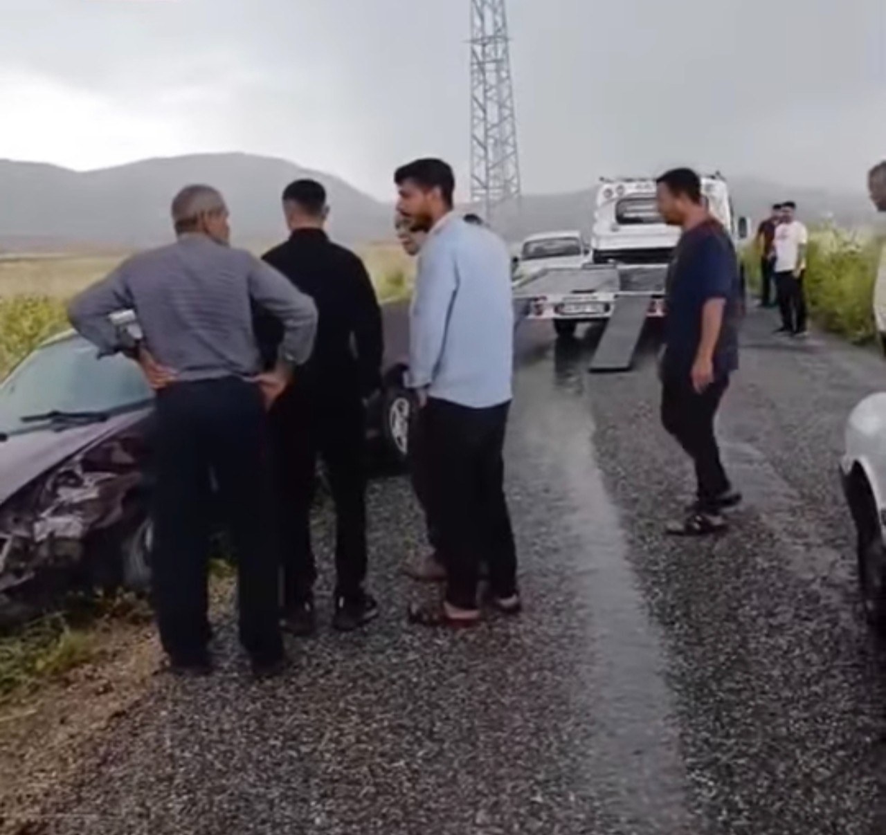 Kahta Sarıca Köyü Yolunda Maddi Hasarlı Trafik Kazası Meydana Geldi