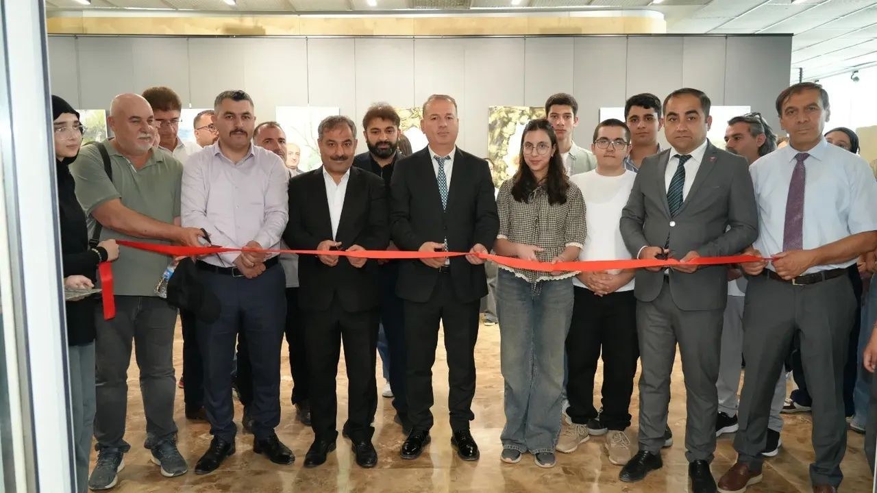Adıyaman'da Öğrenci Sanatları Sergisi Açıldı