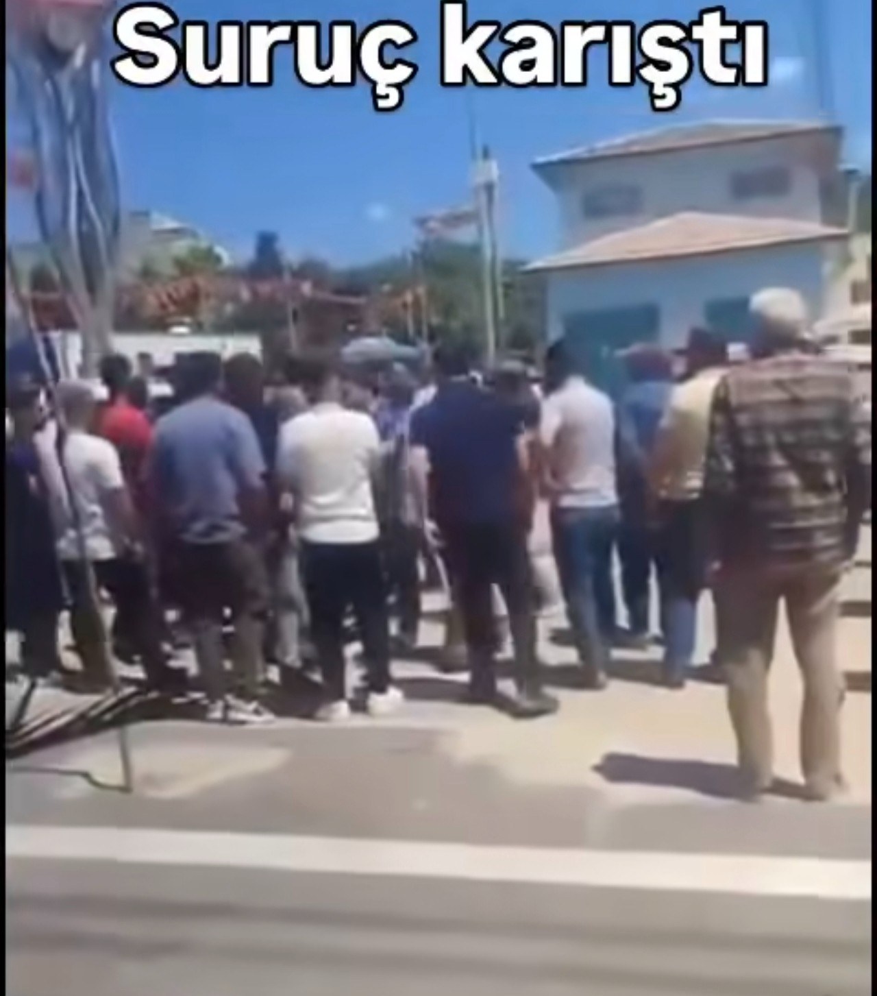 Suruç Belediye Önünde Gerginlik Yaşanıyor
