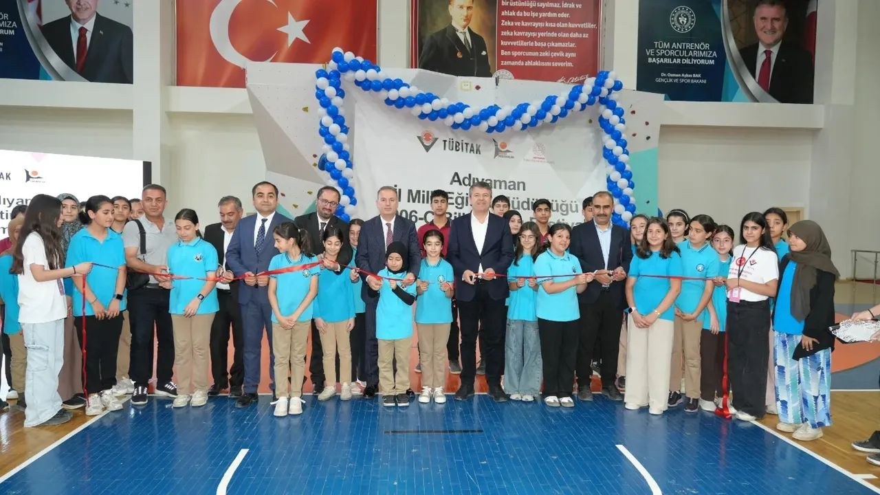 Adıyaman'da TÜBİTAK 4006-C Bilim Fuarı Festivali Düzenlendi