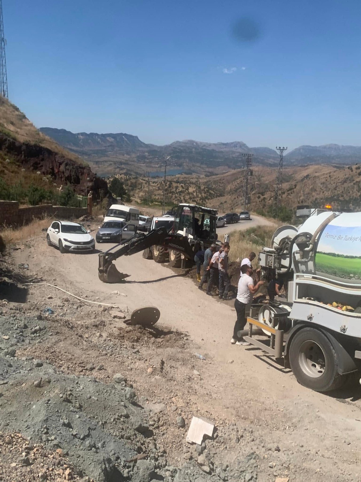 Gerger'de Doğalgaz Çalışmaları Trafiğe Engel Oldu