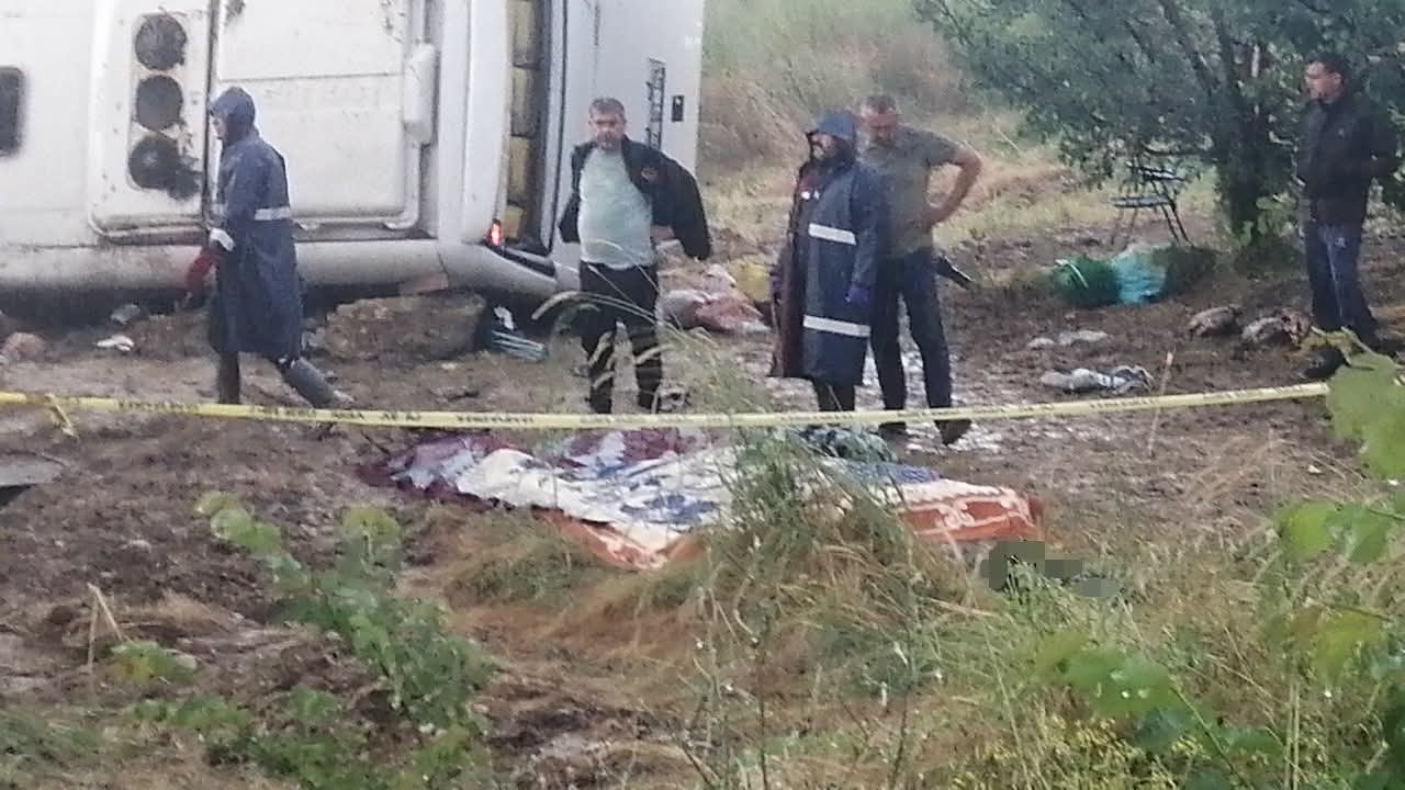 Isparta'da Minibüs Kazası: 4 Ölü, 16 Yaralı