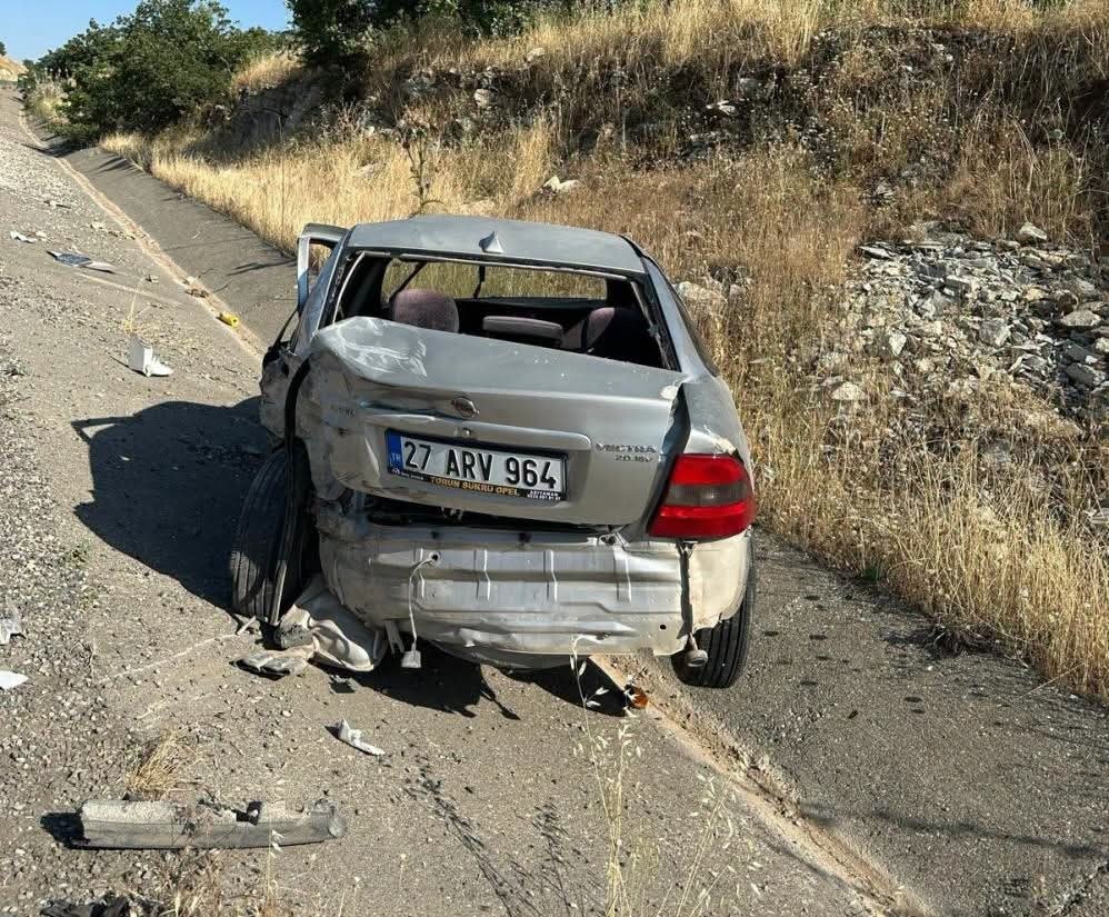 Adıyaman Gölbaşı'nda Çekici Otomobil Çarpıştı