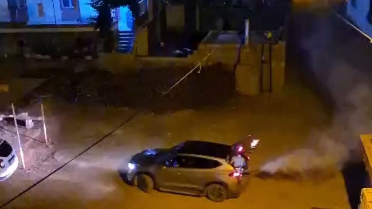 Besni'de Sinek Sorununa Karşı Vatandaşlar Kendi İmkanlarıyla İlaçlama Makinesi Aldı