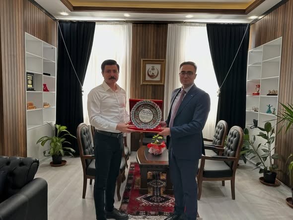 TİHEK Kurul Üyesi Tayyip Uçar, Sincik Kaymakamı Fatih Yıldız'ı Makamında Ziyaret Etti
