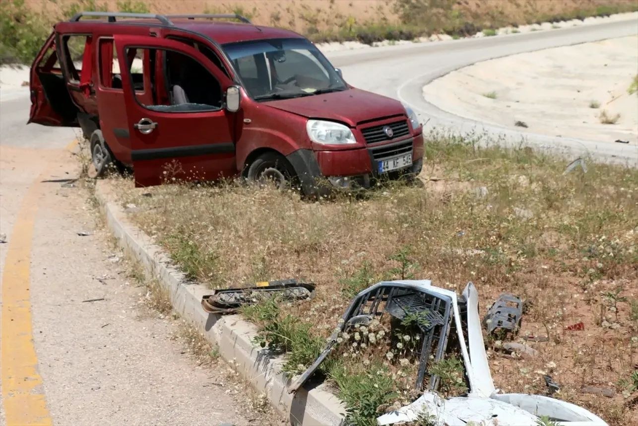 Malatya Hekimhan'da trafik kazası: 4 Kişi yaralandı