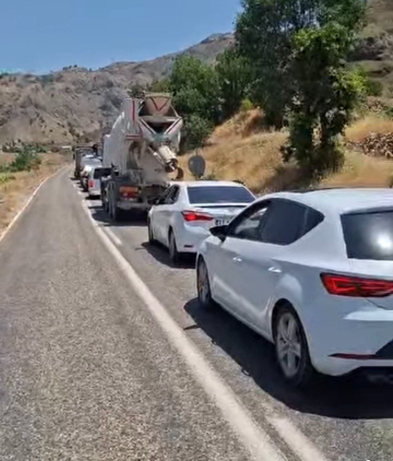 Adıyaman Malatya Yolunda Çalışma Trafiği Felç Etti
