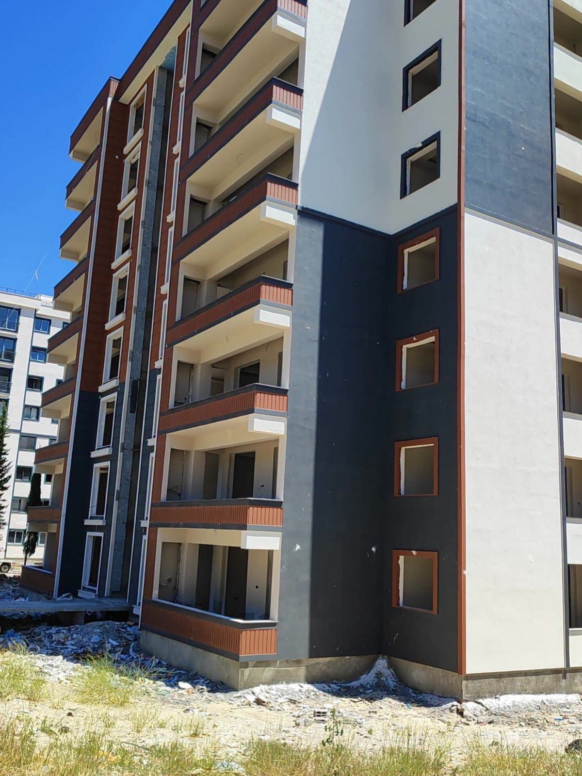 Adıyaman'da Yarım Kalan İnşaatlar Depremzedeleri Mağdur Ediyor