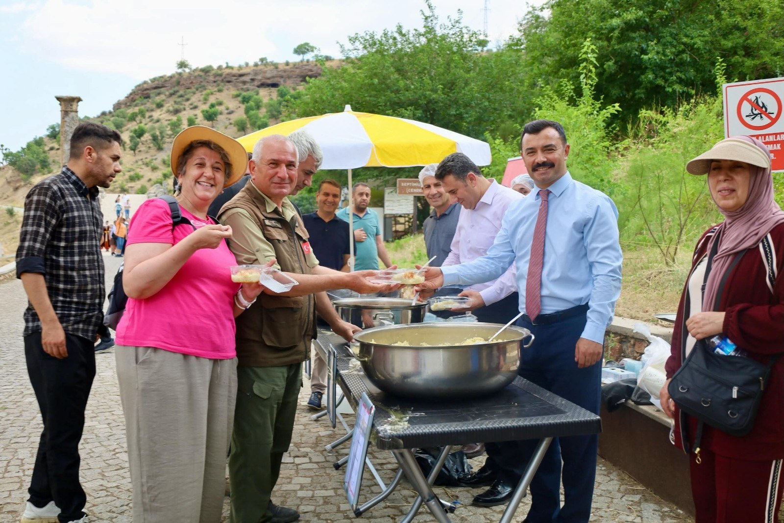 Tarihi Cendere Köprüsü'nde Öğrencilere Yöresel Lezzet İkramı