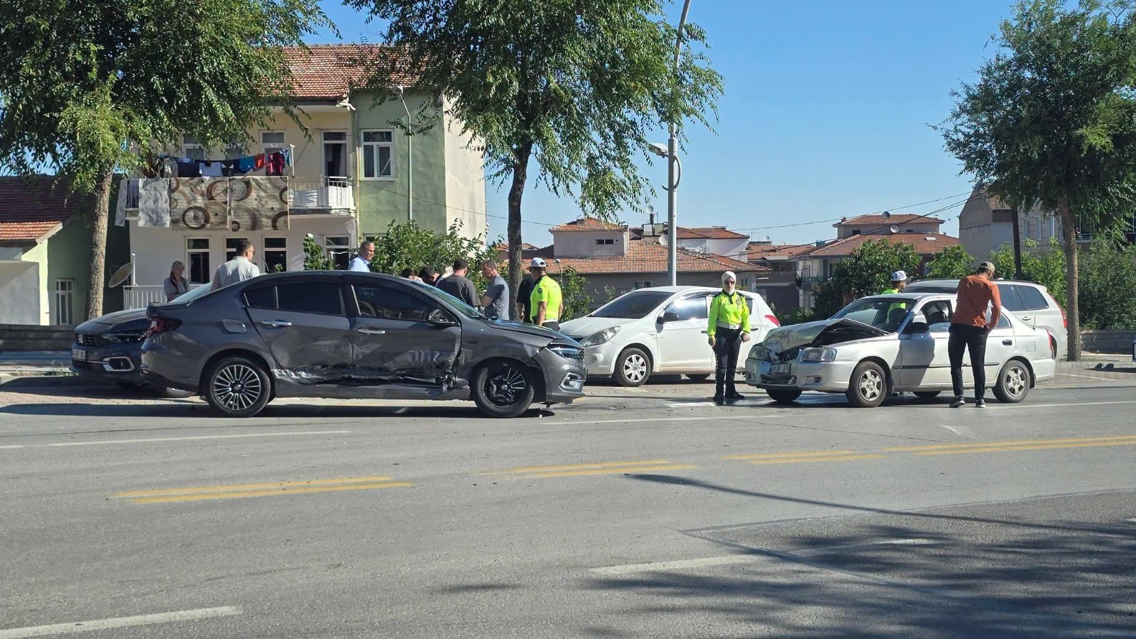 Malatya Yusuf Özal Caddesi'nde Sabah Saatlerinde Trafik Kazası