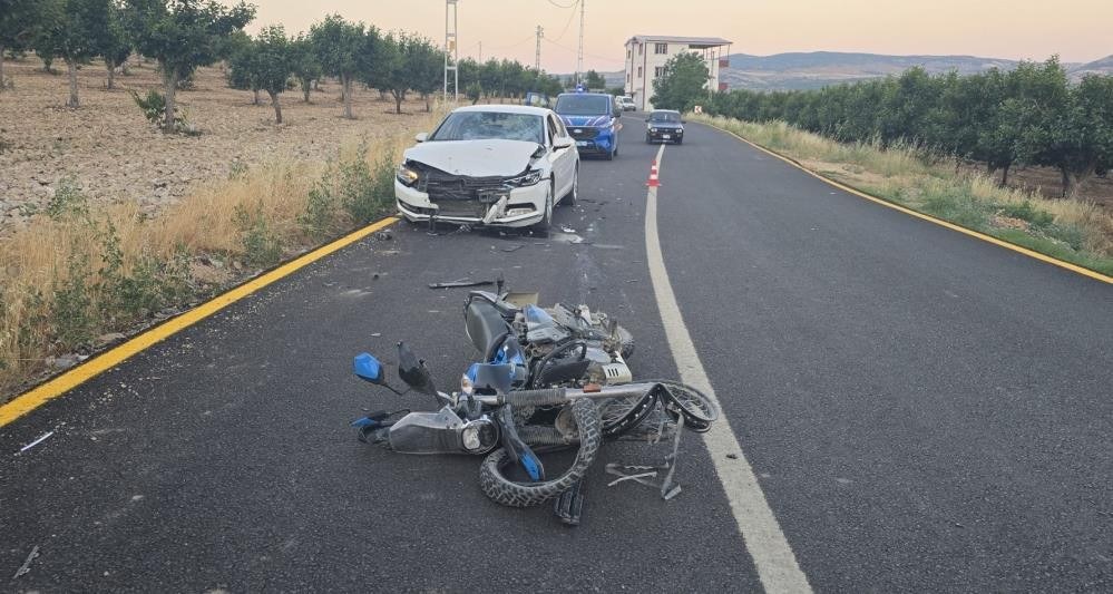 Adıyaman Gölbaşı'nda Trafik Kazası: 4 Kişi Yaralandı
