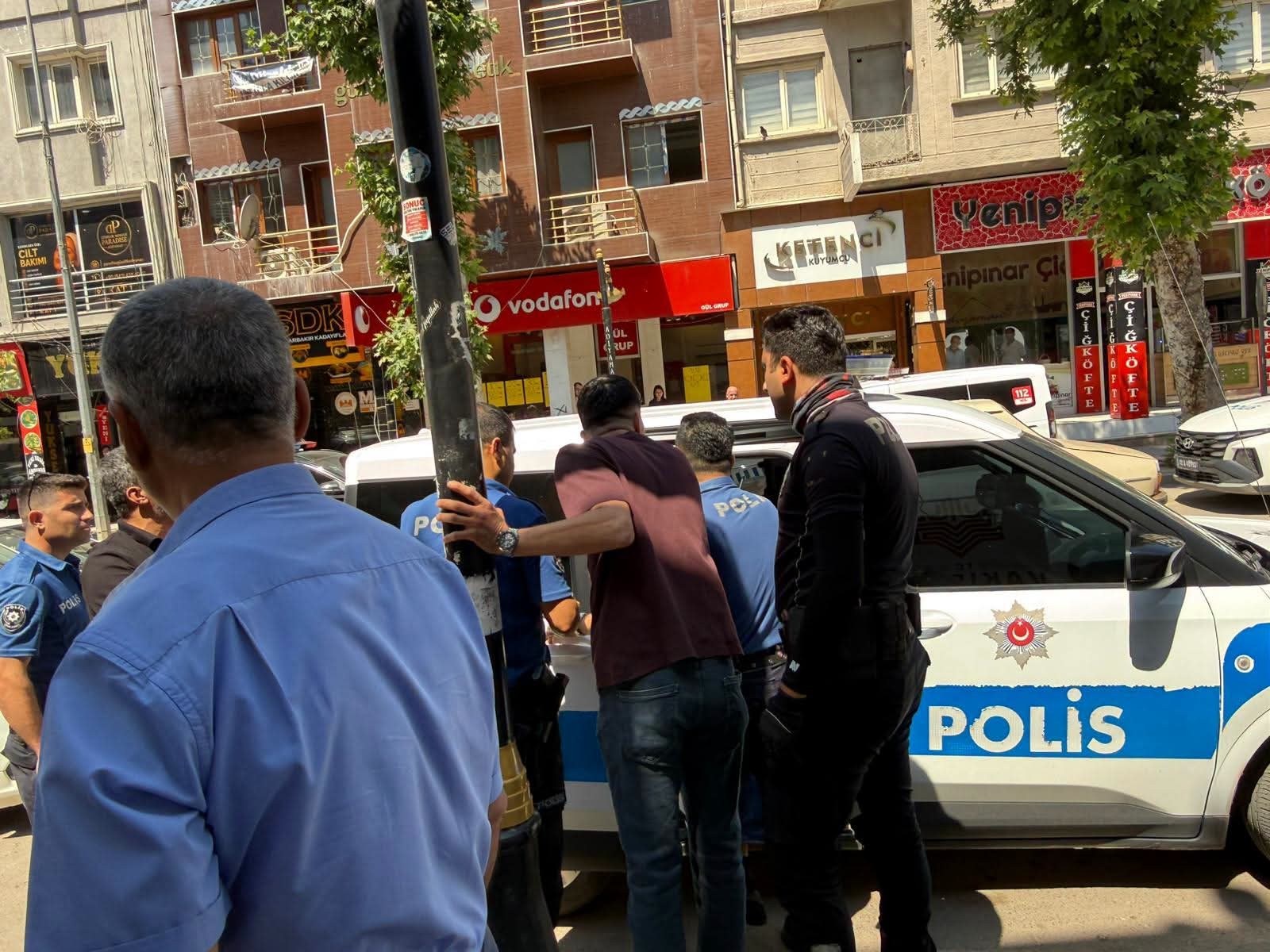 Adıyaman Çarşısında Çıkan Kavgada İki Gözaltı