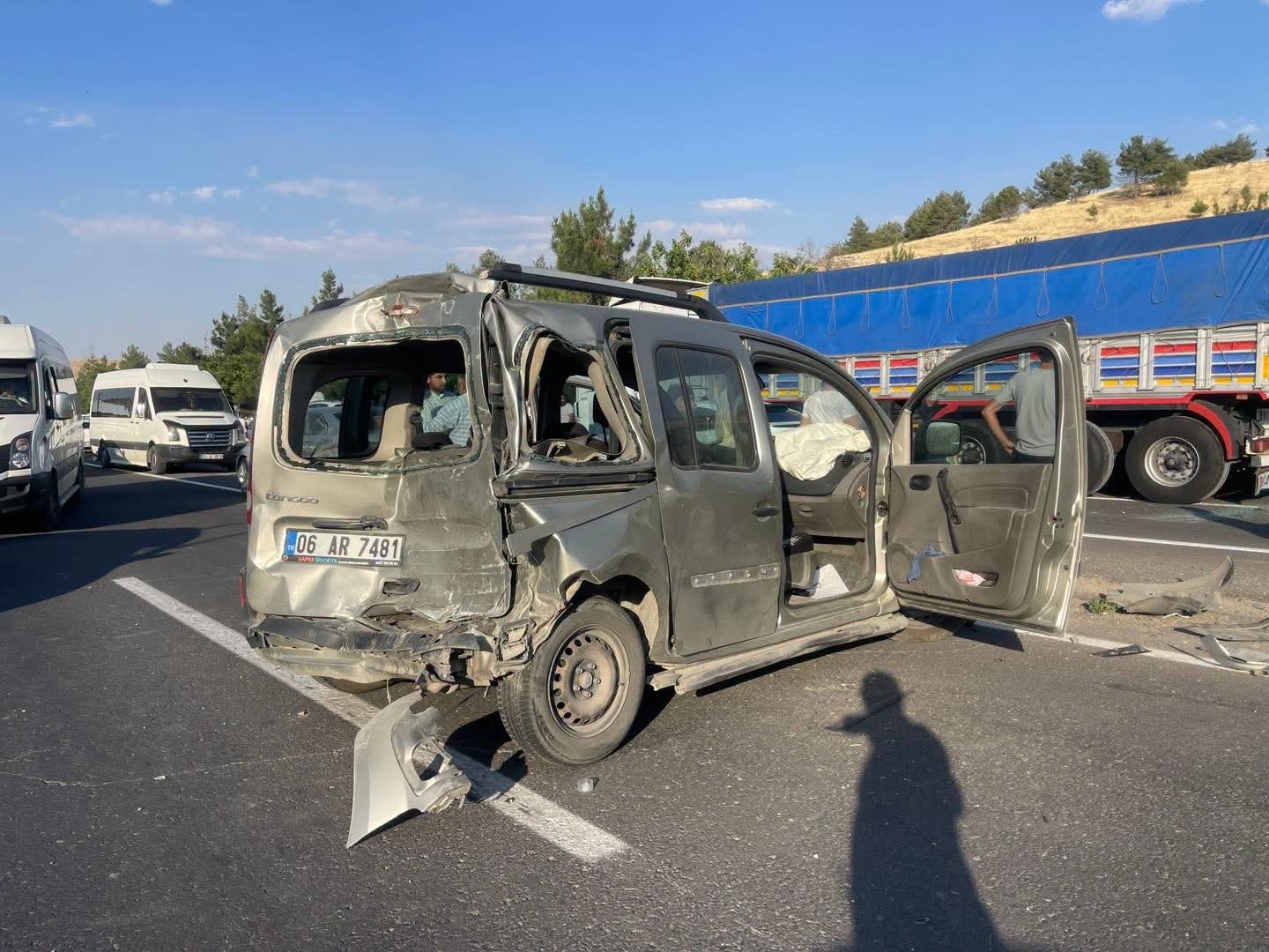 Şanlıurfa Suruç Kara Yolunda Zincirleme Trafik Kazası