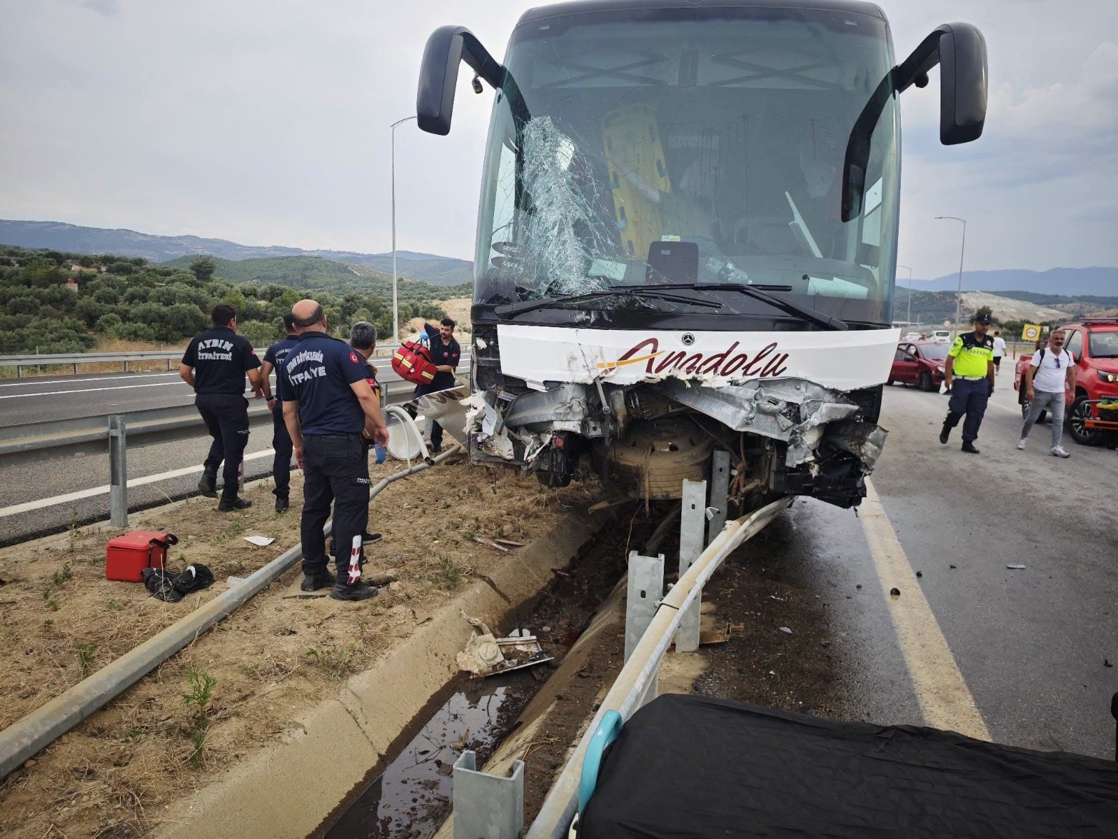 Aydın Denizli Otoyolunda Trafik Kazası: 20 Kişi Yaralandı