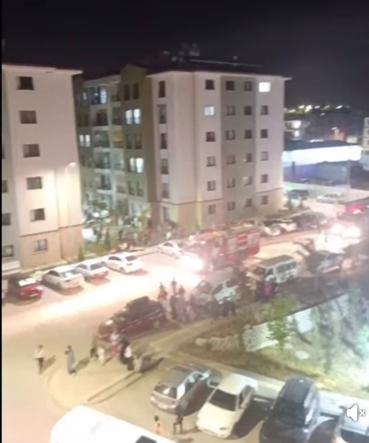 Adıyaman'daki Yangında Evde Mahsur Kalanlar Var