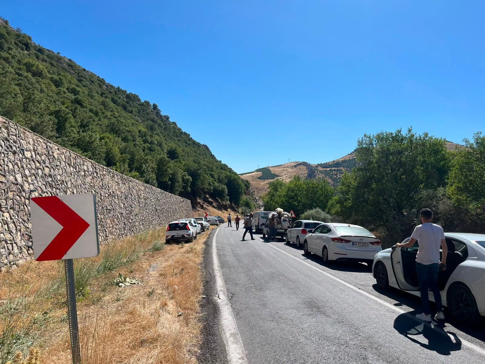 Adıyaman-Çelikhan Yolundaki Çalışmalar Trafiği Aksatmaya Devam Ediyor
