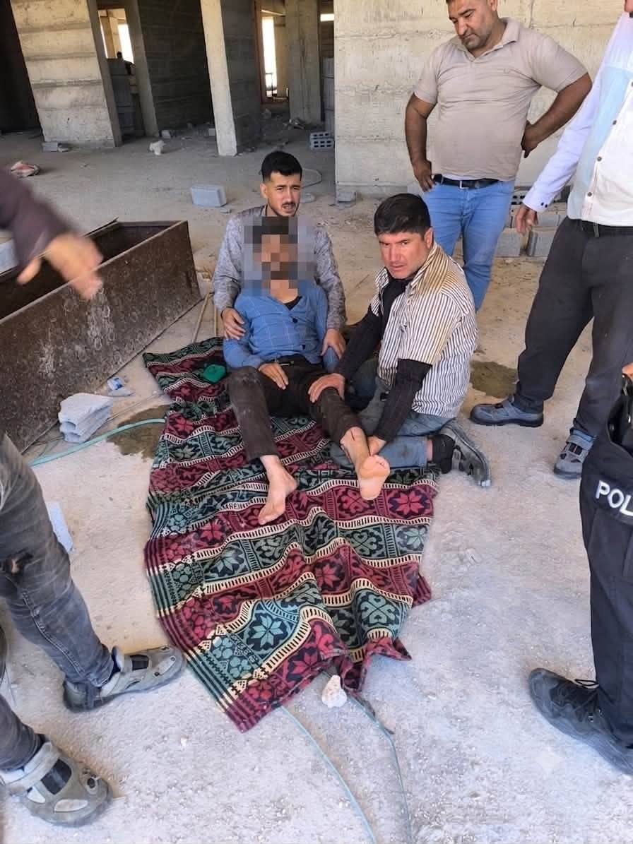 Besni'de İnşaattan Düşen Vatandaş İtfaiye Ekipleri Tarafından Kurtarıldı