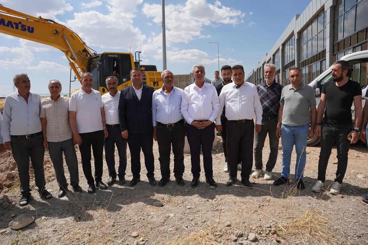 Kahta Oto Galericiler Sitesi'nde Altyapı Çalışmaları Başladı