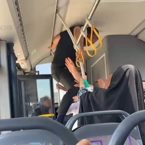 Adıyaman Şehiriçi Otobüsünde Tekmeli Yumruklu Kavga