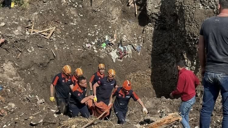Eskişehir'de Kaçak Kazıda Göçük Altında Kalan Kişi Hayatını Kaybetti