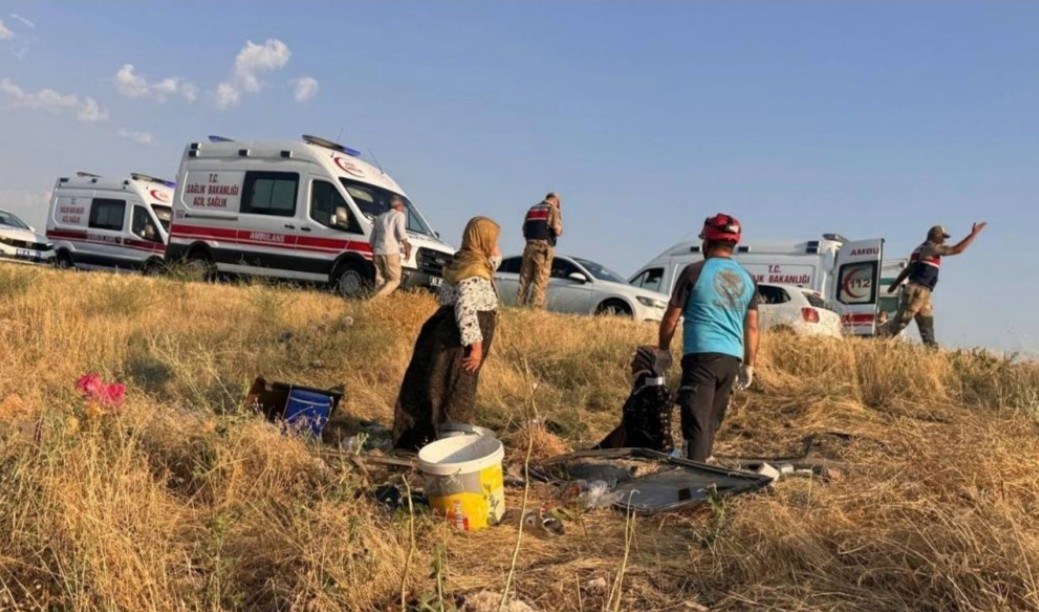 Suruç'ta İşçi Taşıyan Minibüs Devrildi: 22 Yaralı