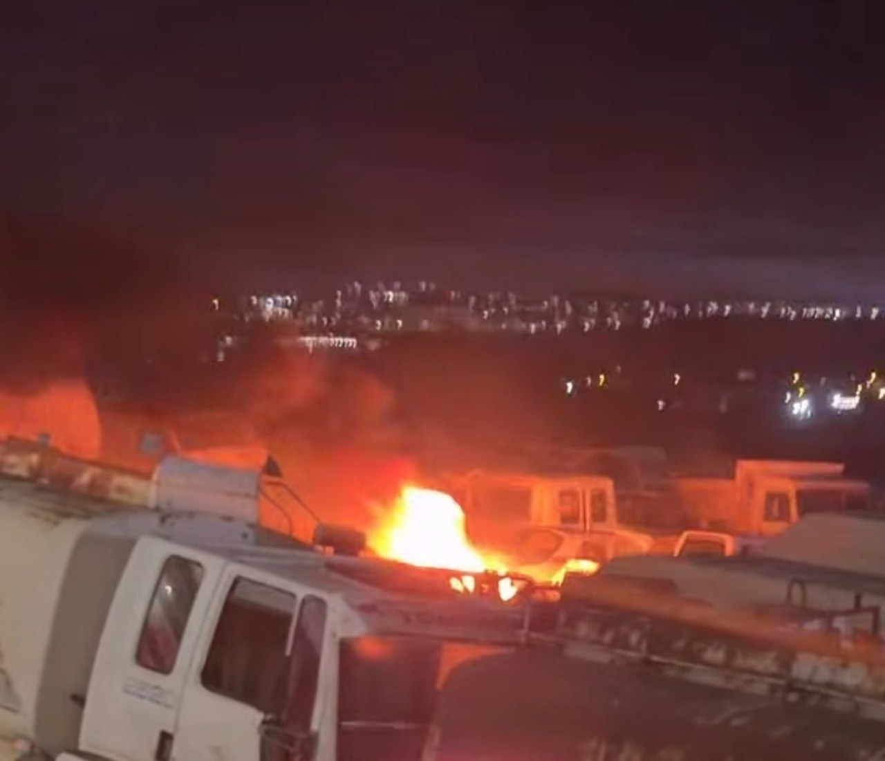Adıyaman'da Yediemin Otoparkında Yangın Çıktı