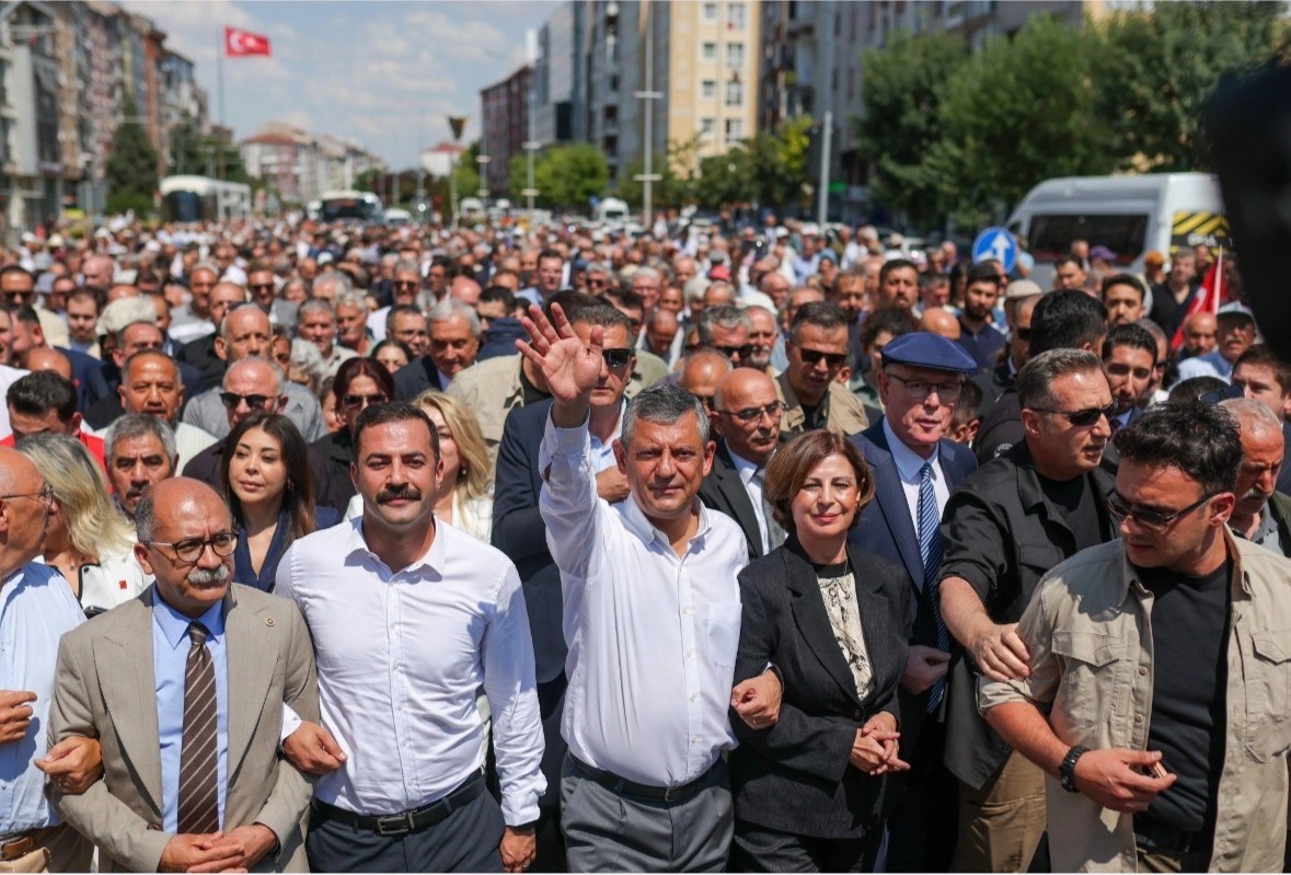 Özgür Özel'den Eskişehir'de Hamamyolu Yürüyüşü