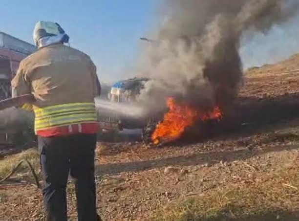 Hassa'da Tarla Sürerken Traktör Yandı