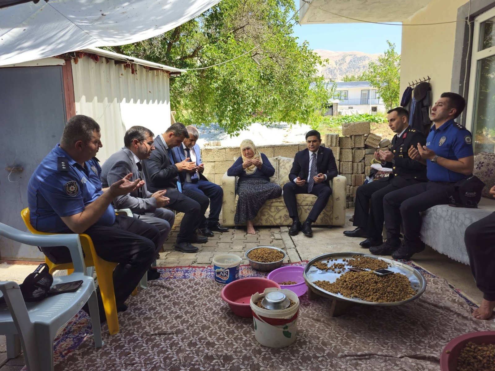 Adıyaman Tut Kaymakamı Şehit Ailelerini Ziyaret Etti