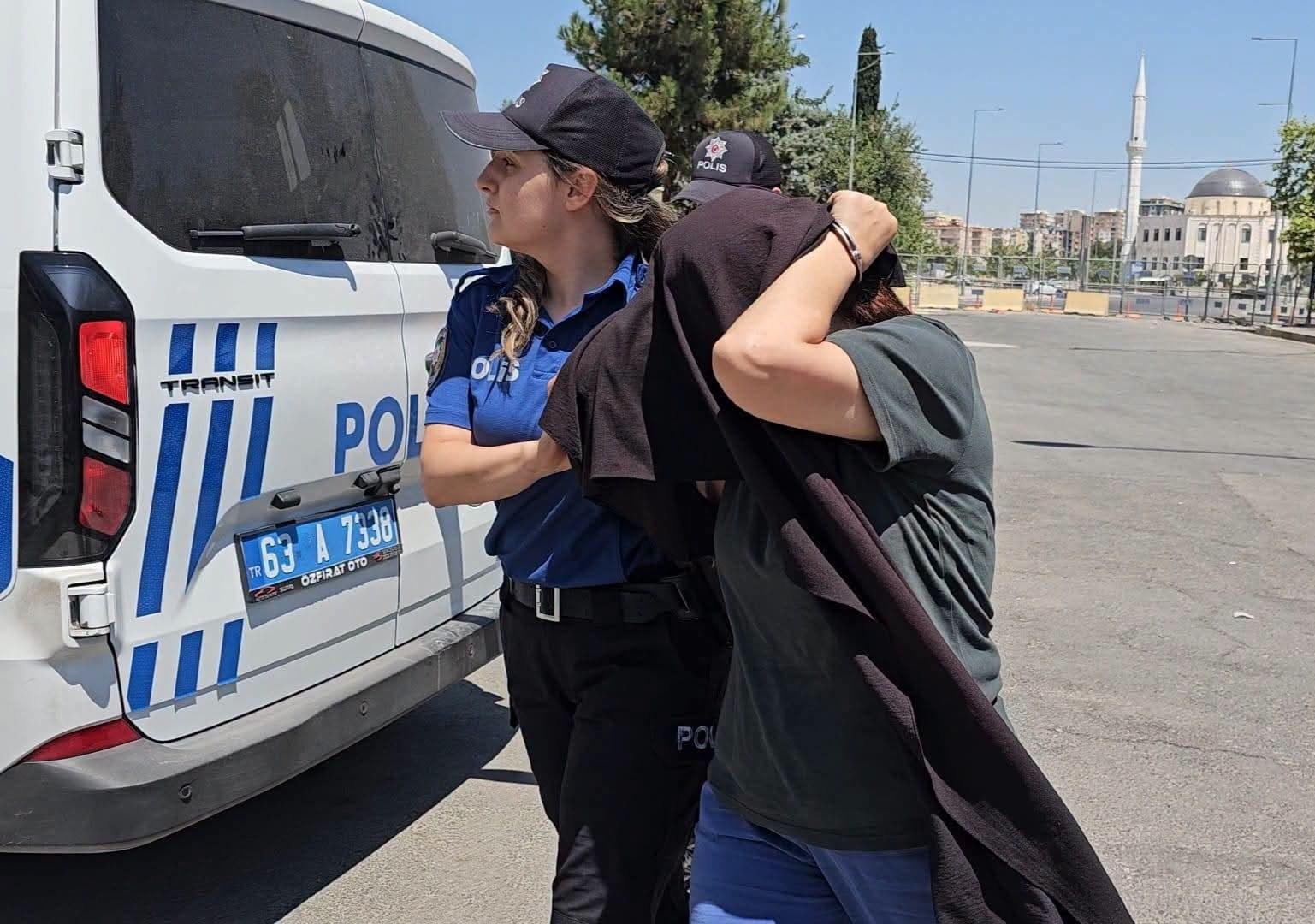 Şanlıurfa'da Hemşire Kıyafetiyle Bebek Kaçırma Girişiminde Bulunan Şüpheli Adliyede