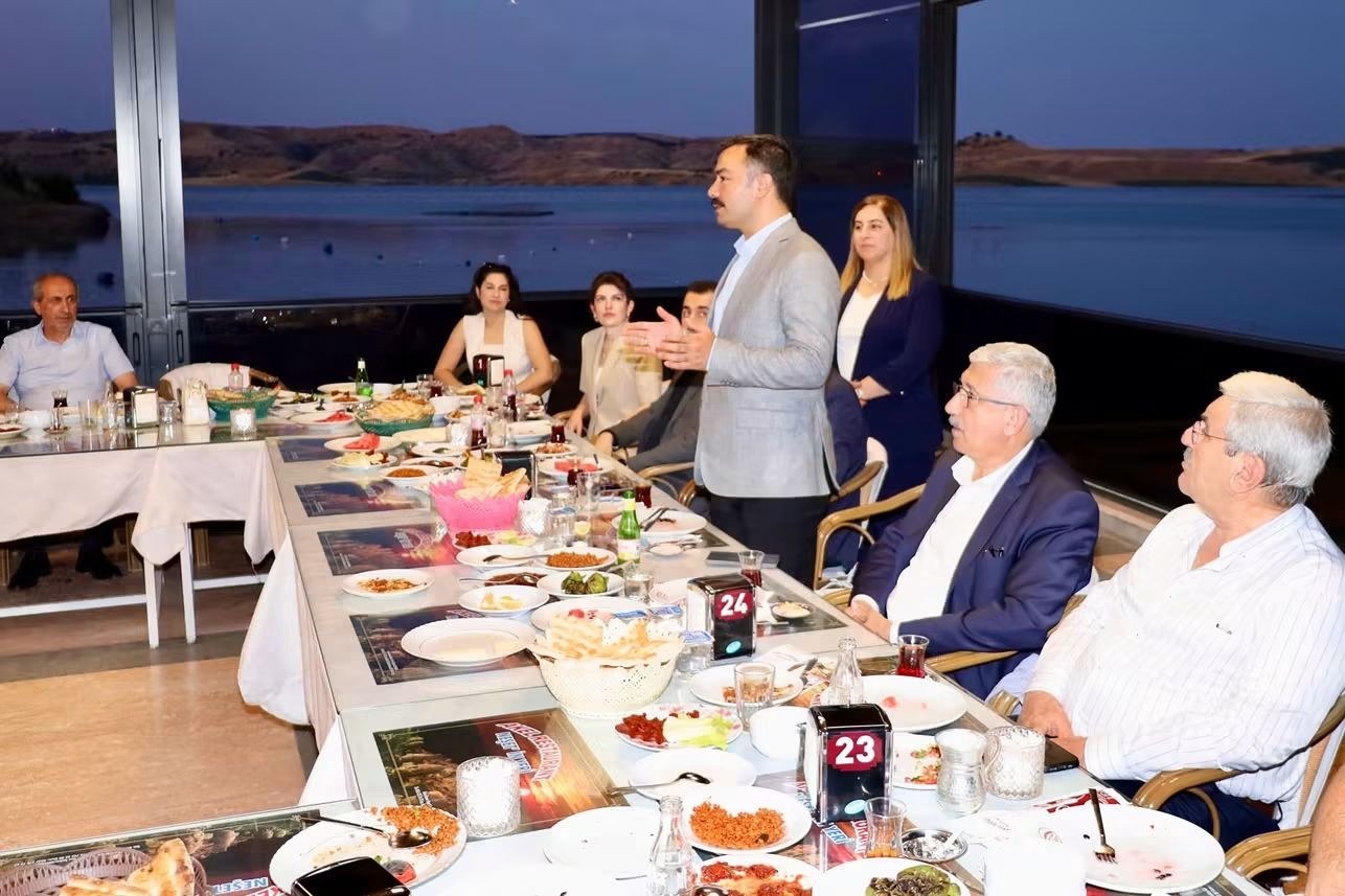 Kahta Yazı İşleri Müdürü İçin Veda Yemeği Düzenlendi