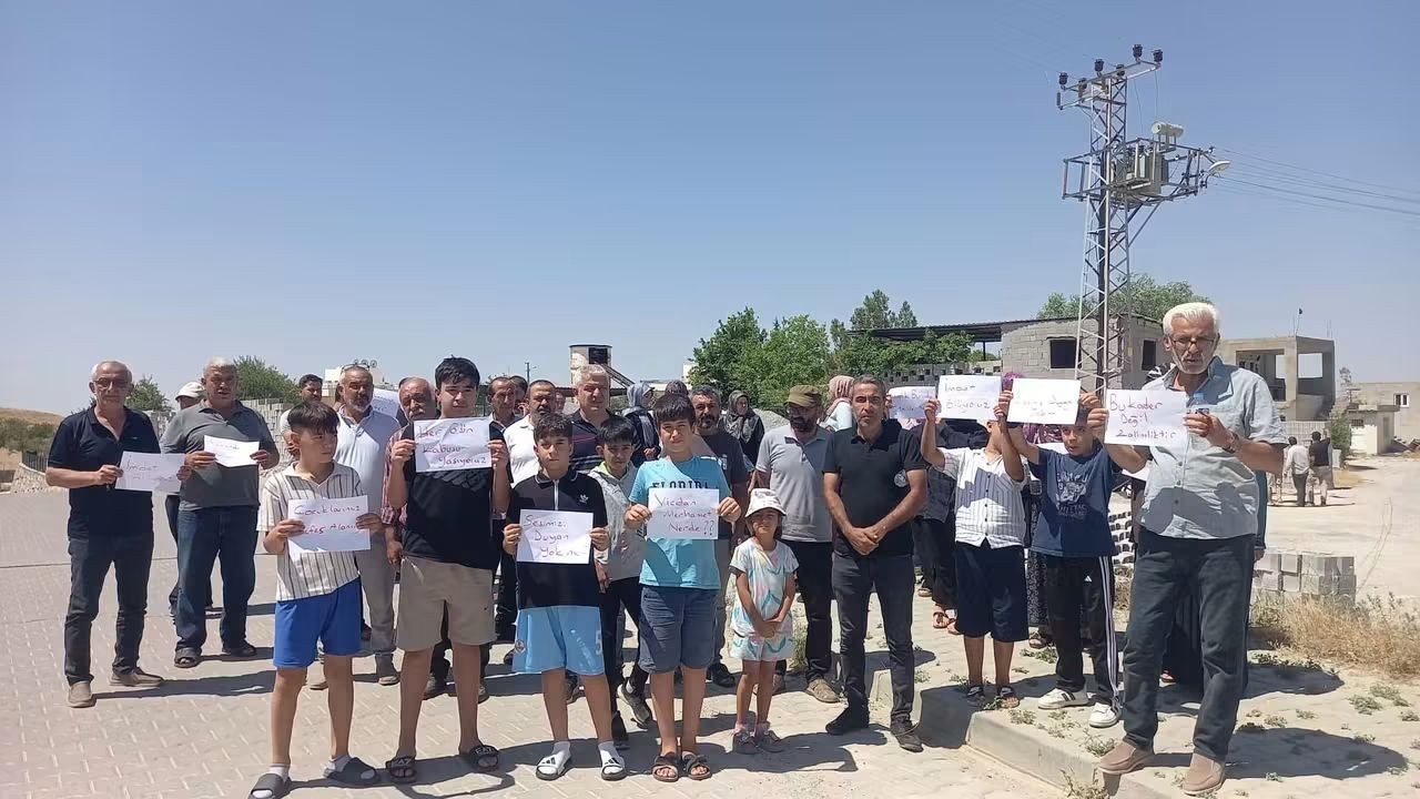 Kahta'da TOKİ konutları Sakinleri Briket Tesislerine Karşı Eylem Yaptı
