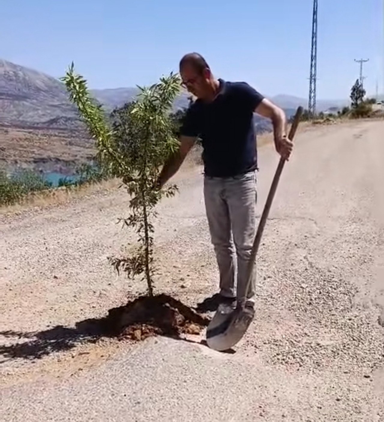 Gölbaşı Savran Köyü Sakinlerinden Asfalt Tepkisi