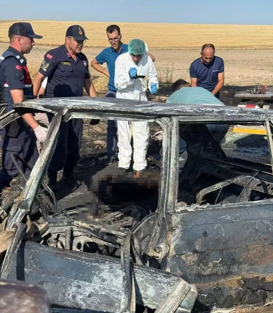 Afyonkarahisar'da İki Otomobil Çarpıştı: Bir Kişi Öldü İki Kişi Yaralandı