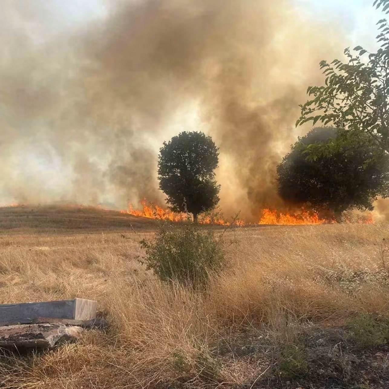 Gölbaşı'nda Trafo Patlaması Yangına Yol Açtı