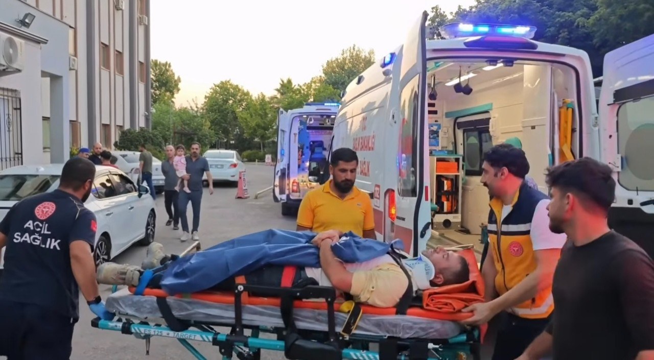 Kahta-Sincik Karayolunda Pikap Devrildi: 6 Yaralı