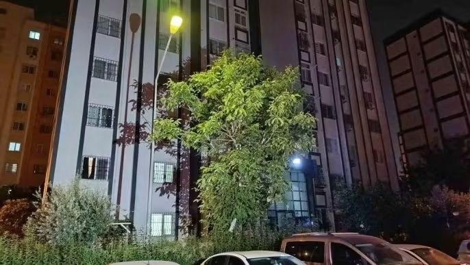 Adana'da Boşanmak İsteyen Kadın Kocası Tarafından Uykuda Silahla Başından Vuruldu