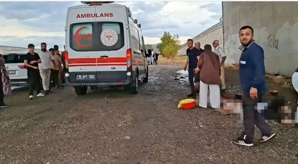 Bursa Nilüfer'de Köprülü Kavşakta Feci Kaza