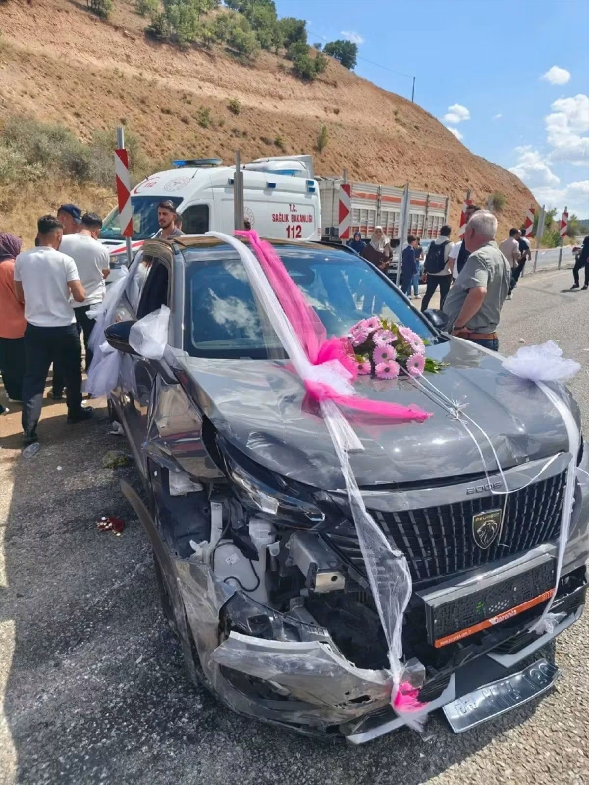Adıyaman Malatya Karayolunda Düğün Konvoyunda Zincirleme Trafik Kazası