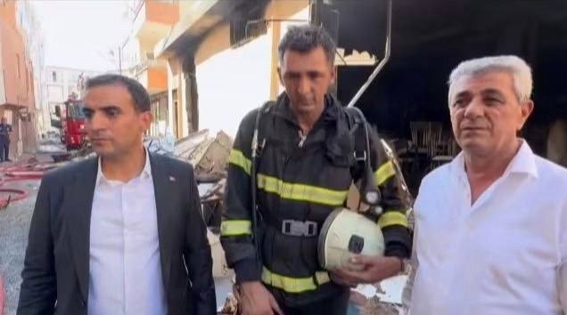 Kahta'da Çıkan Yangında İtfaiye Personelinin Zamanında Yaptığı Müdahale İle Büyük Felaket Önlendi