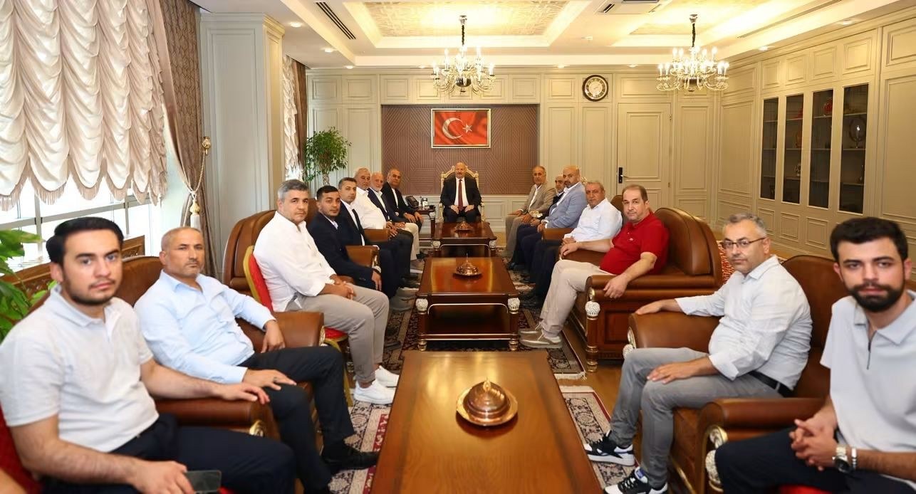 Adıyaman Valisi Abdullah Küçük Vakıf Heyetini Kabul Etti