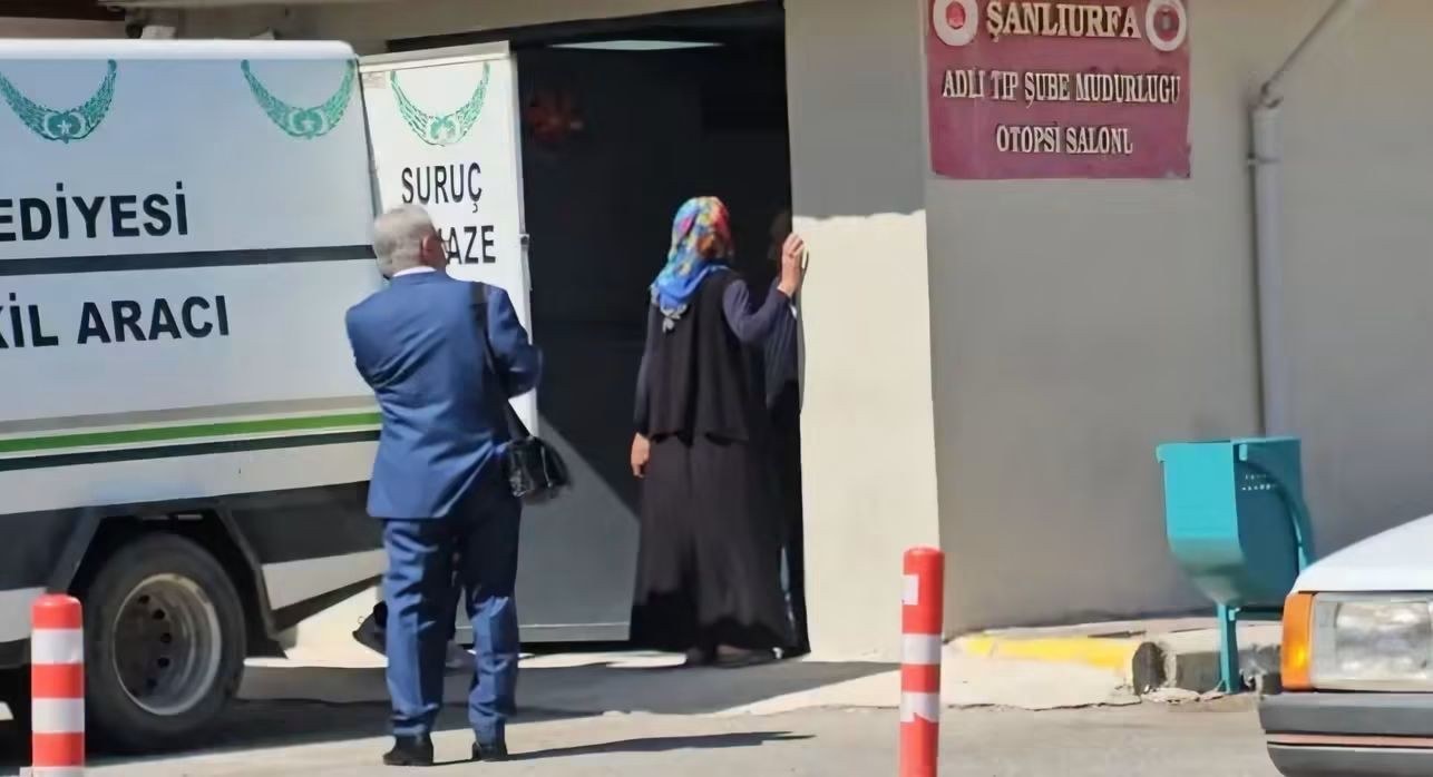 Suruç'ta Bir Kişi Önce Eşini Öldürdü Sonra Aynı Silahla İntihar Etti