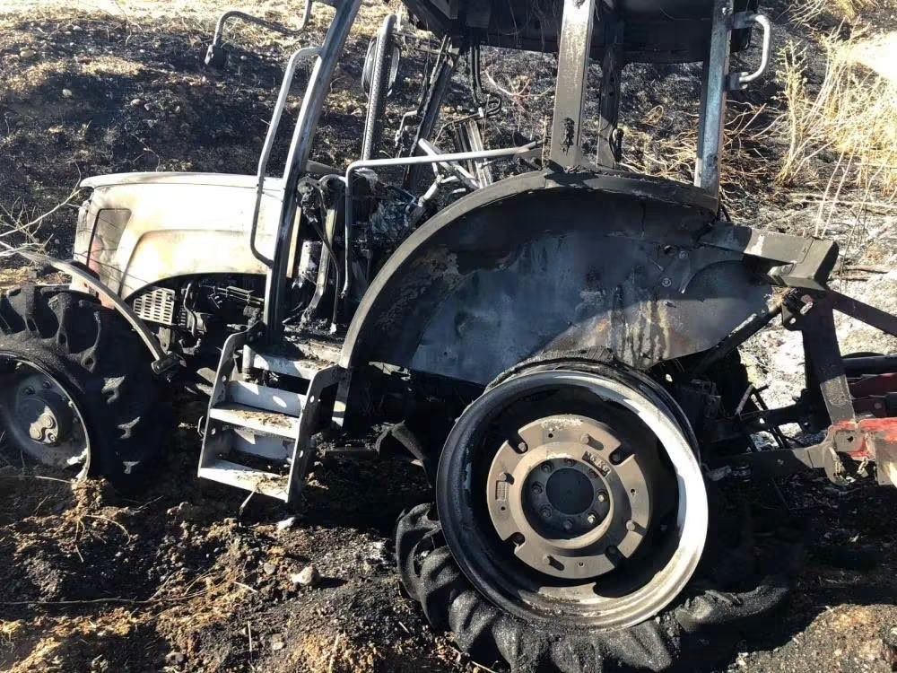 Adıyaman'da Anız Yangını Traktörü Yaktı