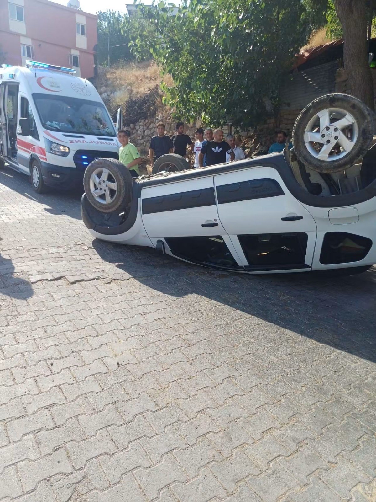 Gerger Çökelek Mevkiinde Trafik Kazası Meydana Geldi