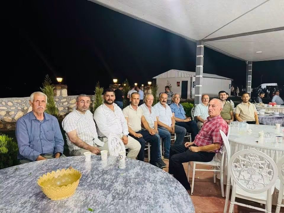 İş İnsanı Abdulvahap Can ve Beraberindekiler Hüseyin Bozkurt'un Düğün Törenine Katıldı