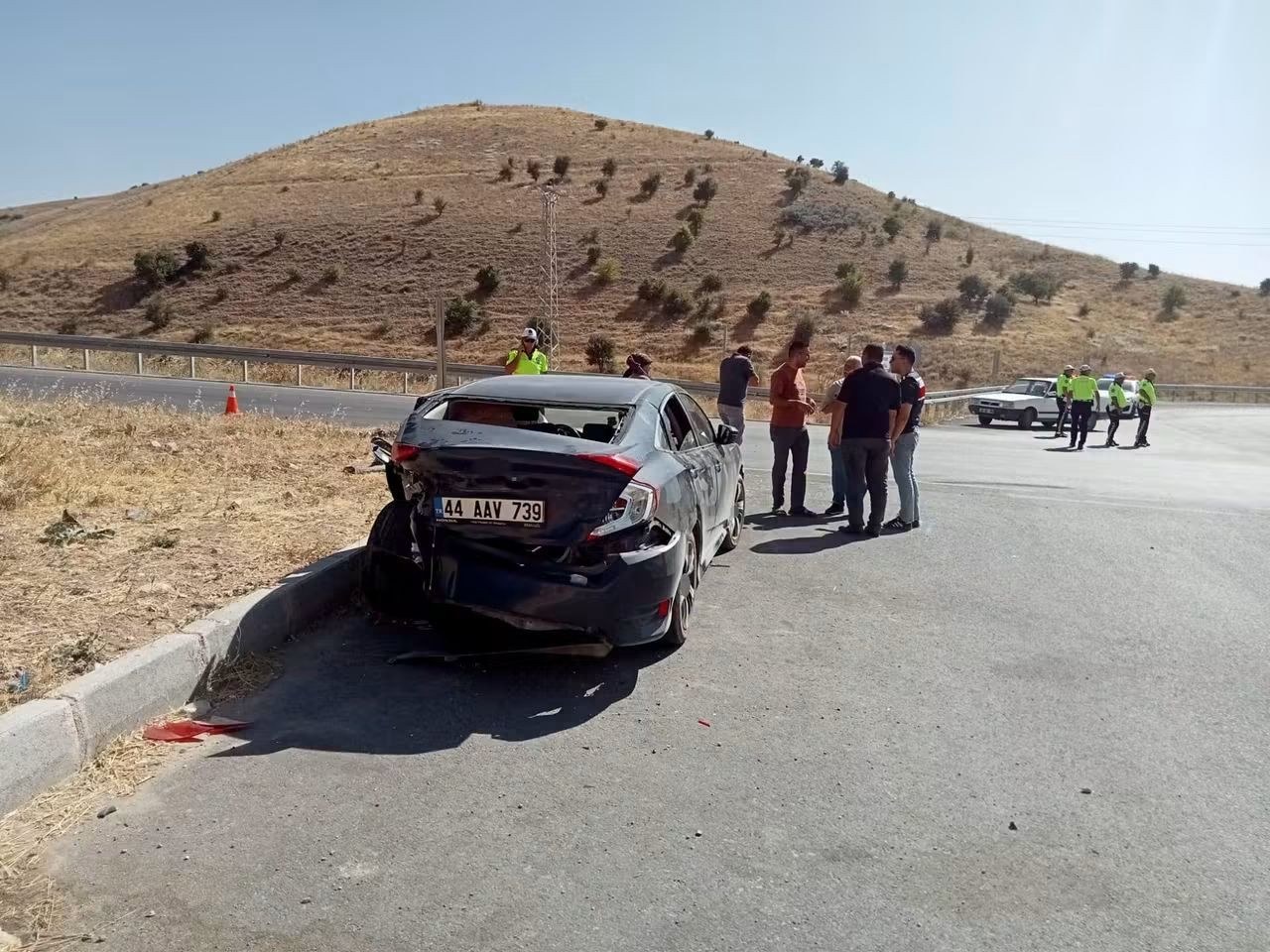 Malatya Akçadağ'da İki Otomobil Çarpıştı
