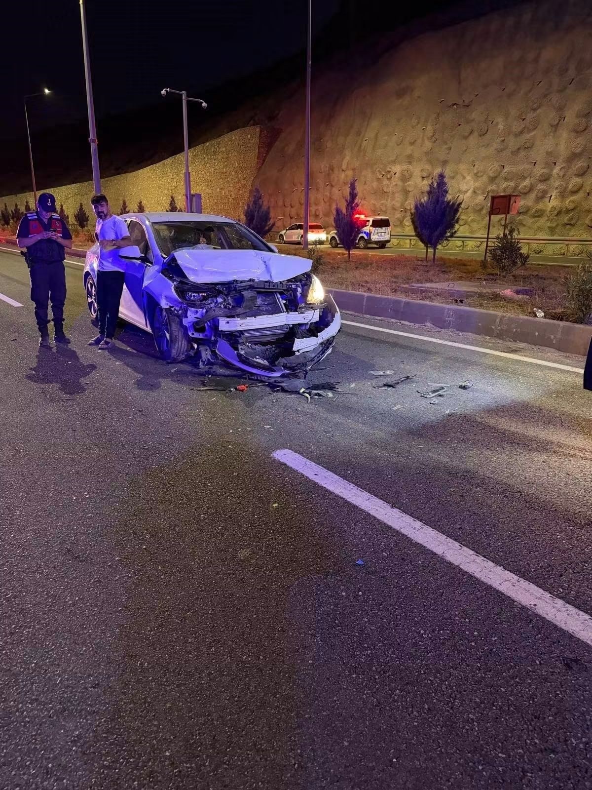 Hasankeyf Tüneli Girişinde Feci Trafik Kazası: 12 Kişi Yaralandı